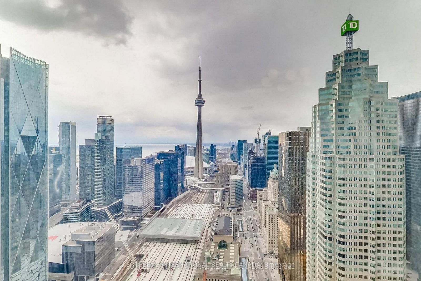 8 The Esplanade • #5504 • Toronto, ON photo 18