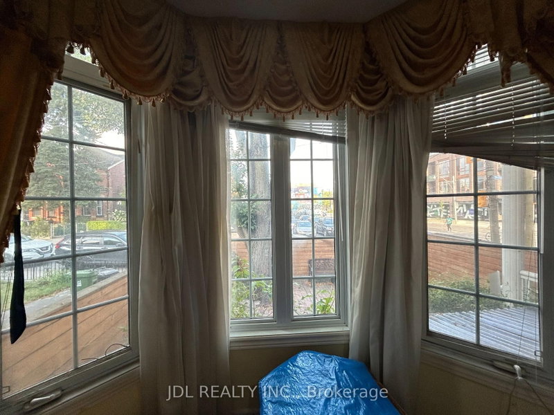 One Bedroom Main Floor - 128 Denison Ave Avenue