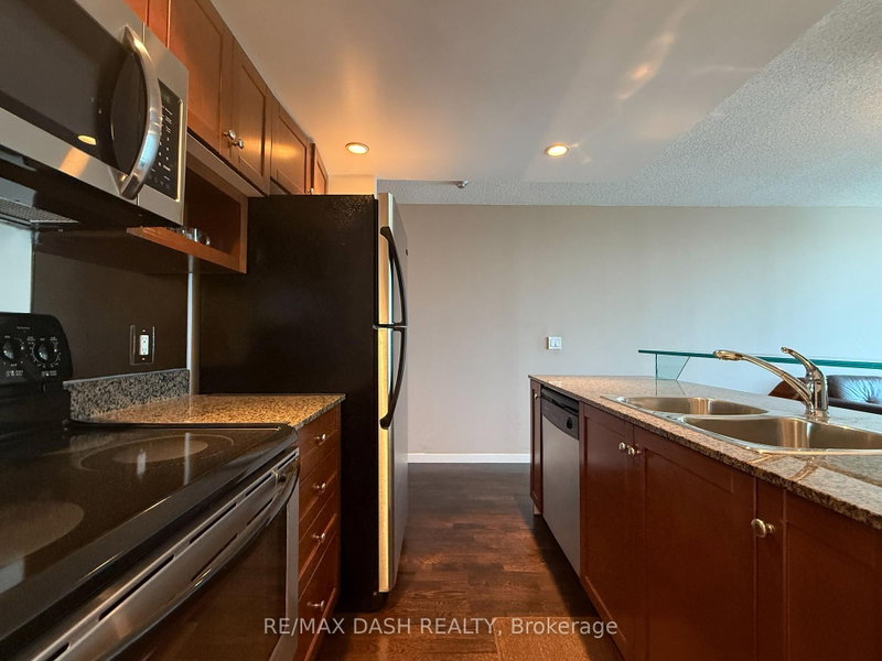 1506 - 208 Queens Quay W