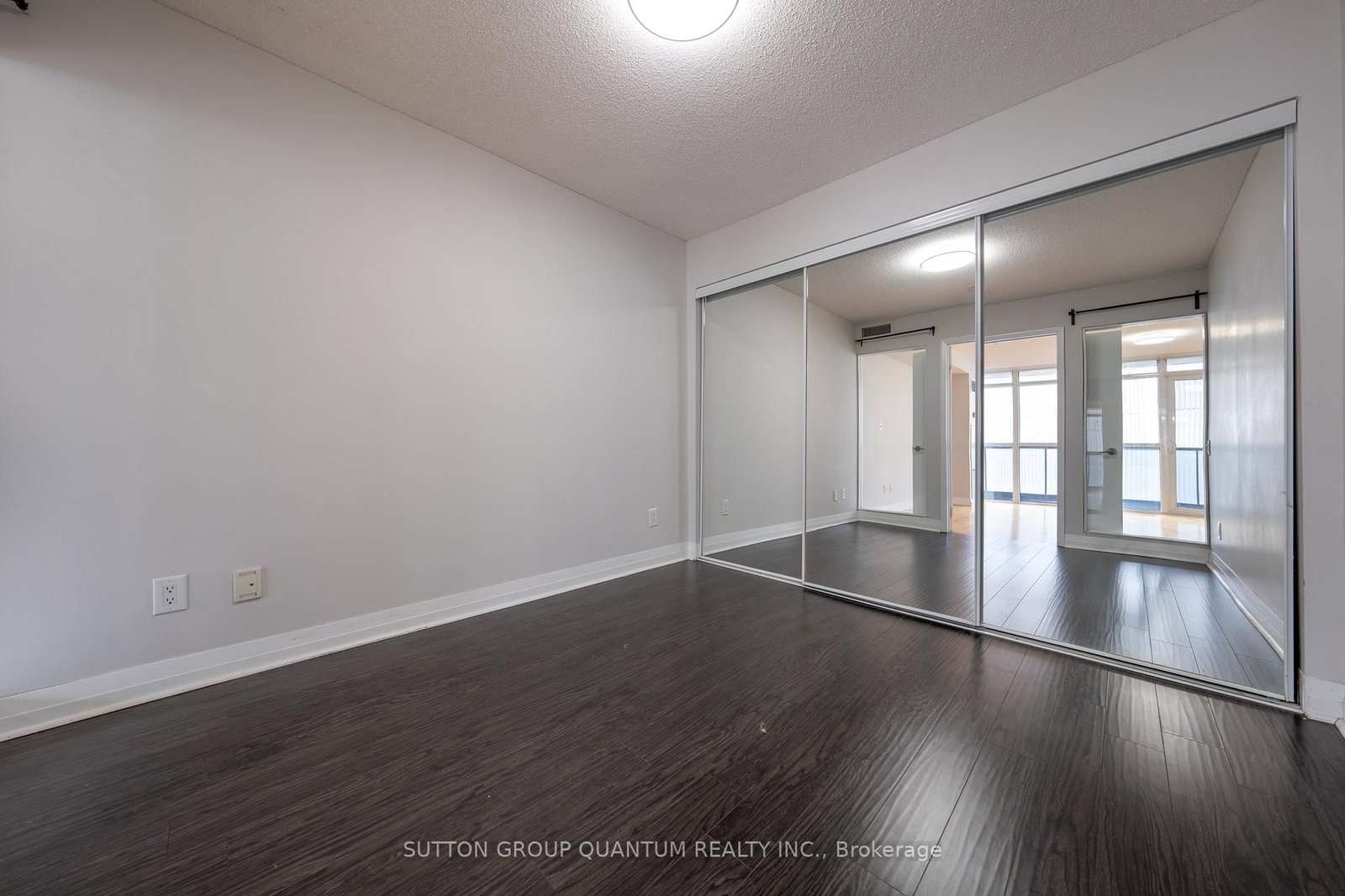 25 Carlton Street • #1811 • Toronto, ON photo 10