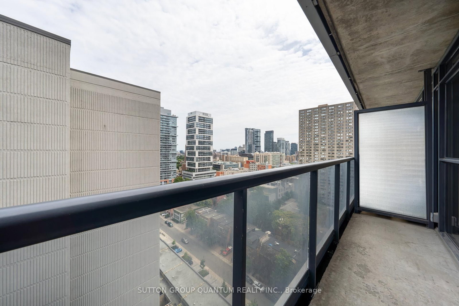 25 Carlton Street • #1811 • Toronto, ON photo 14