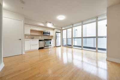 25 Carlton Street • #1811 • Toronto, ON photo 5