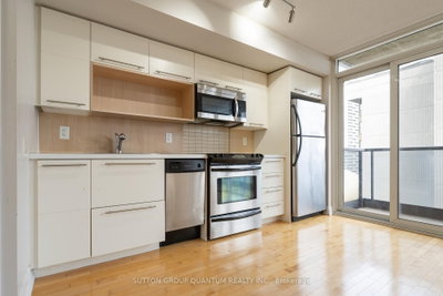 25 Carlton Street • #1811 • Toronto, ON photo 6