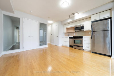 25 Carlton Street • #1811 • Toronto, ON photo 8