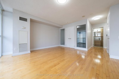 25 Carlton Street • #1811 • Toronto, ON photo 9