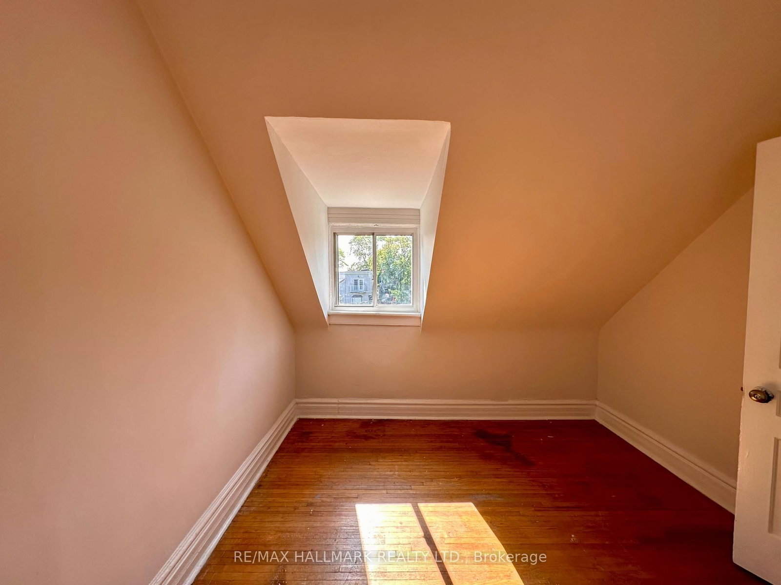 128 Brunswick Ave, Toronto, view 28