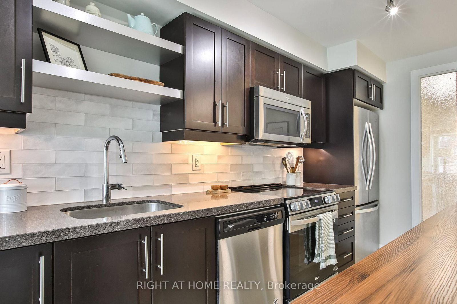 525 Adelaide Street W • #1623 • Toronto, ON photo 8