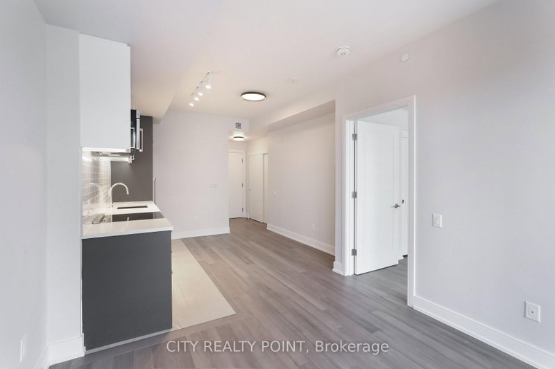 1105 - 2525 Bathurst Street
