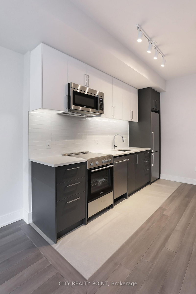 1105 - 2525 Bathurst Street