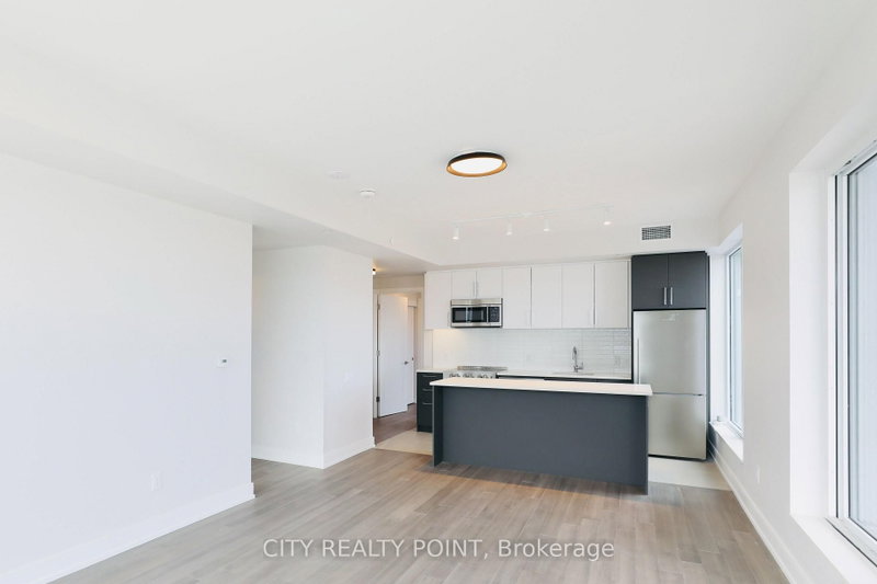 909 - 2525 Bathurst Street