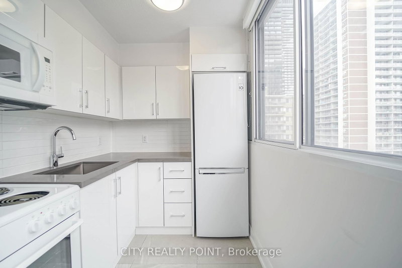 2513 - 33 Isabella Street