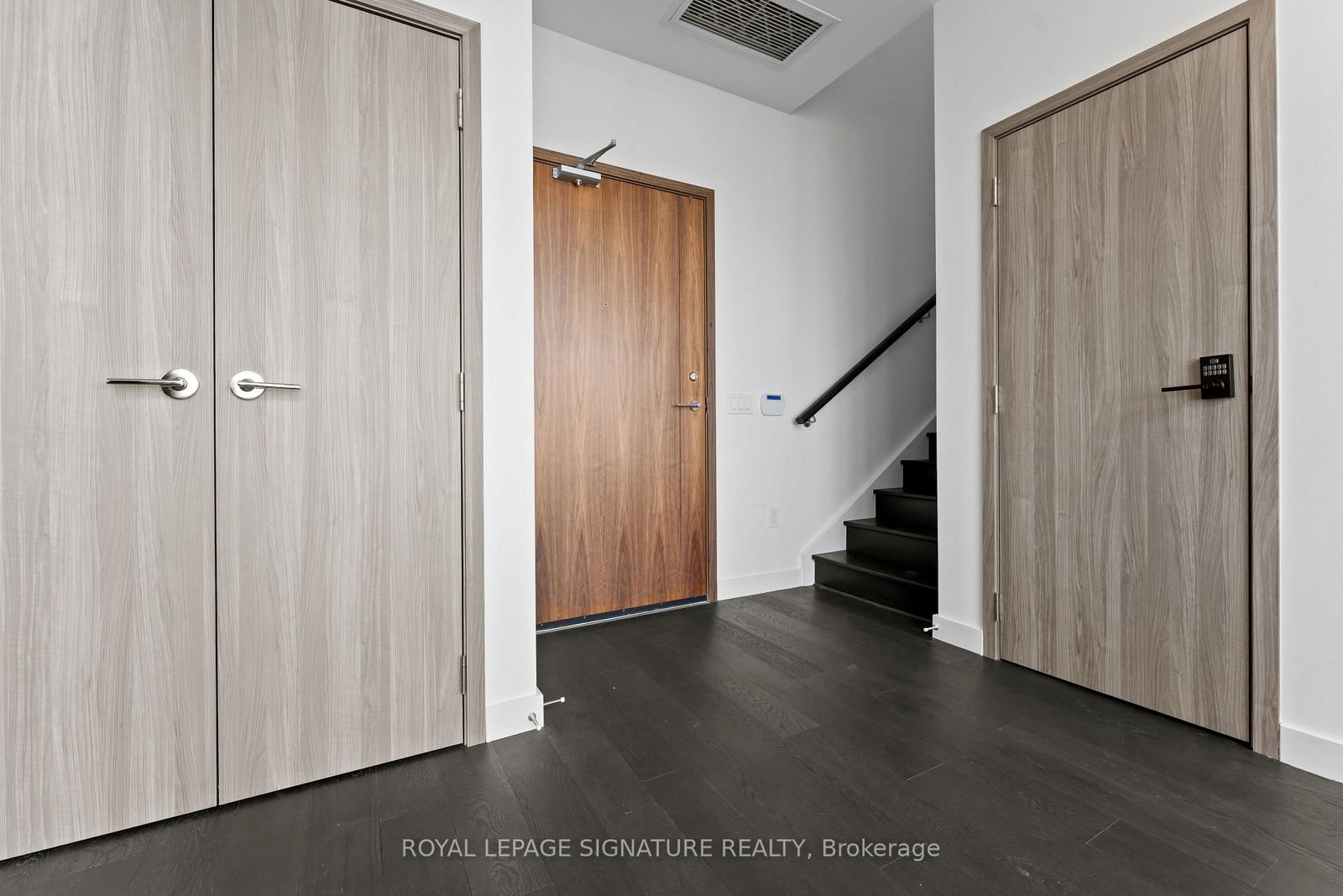 1 Concord Cityplace Way • #PH7001 • Toronto, ON photo 17