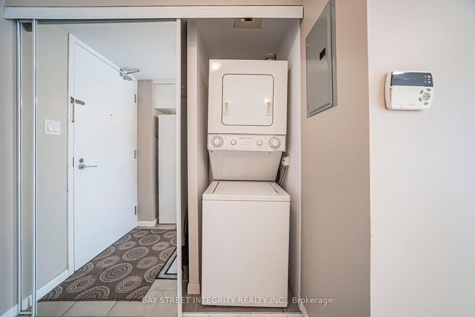 38 Grenville Street • #1406 • Toronto, ON photo 10