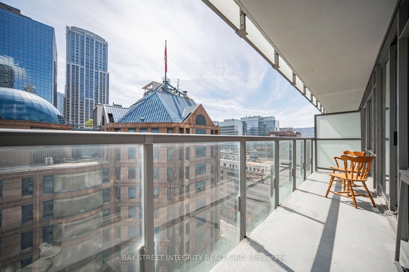 1406 - 38 Grenville Street