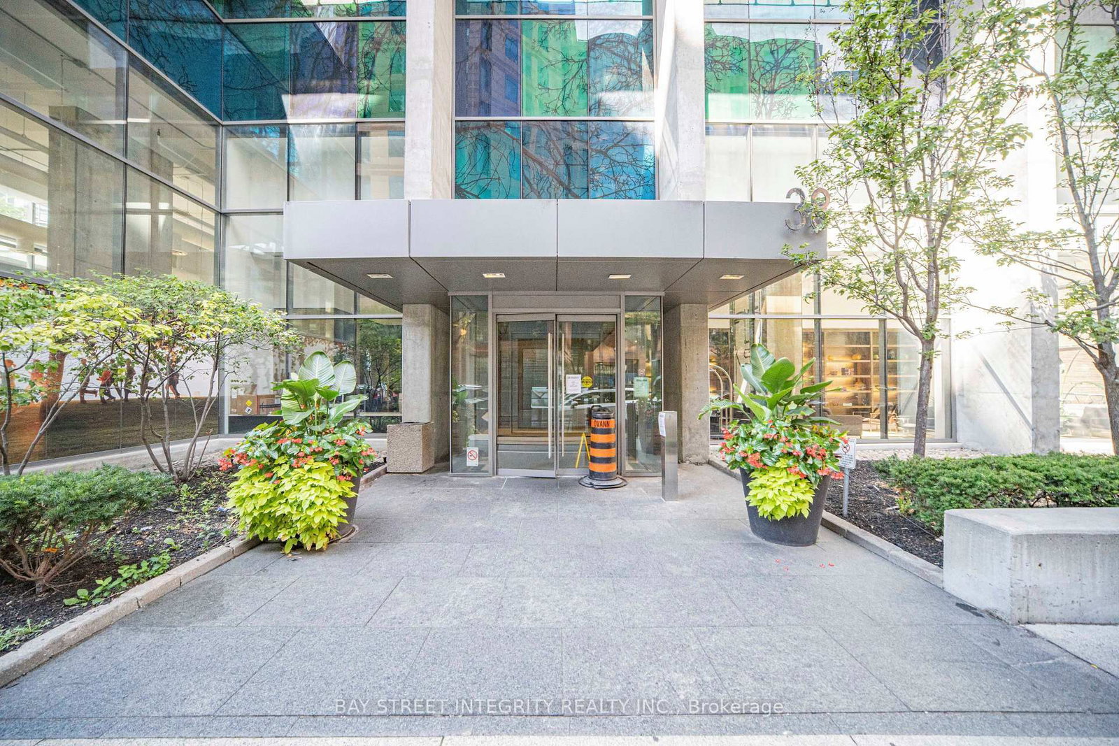38 Grenville Street • #1406 • Toronto, ON photo 31