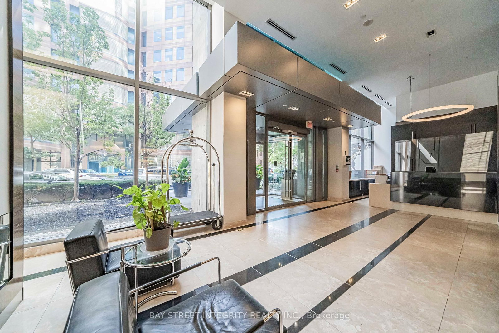 38 Grenville Street • #1406 • Toronto, ON photo 35
