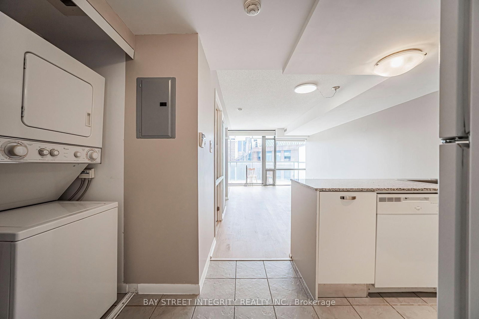 38 Grenville Street • #1406 • Toronto, ON photo 9