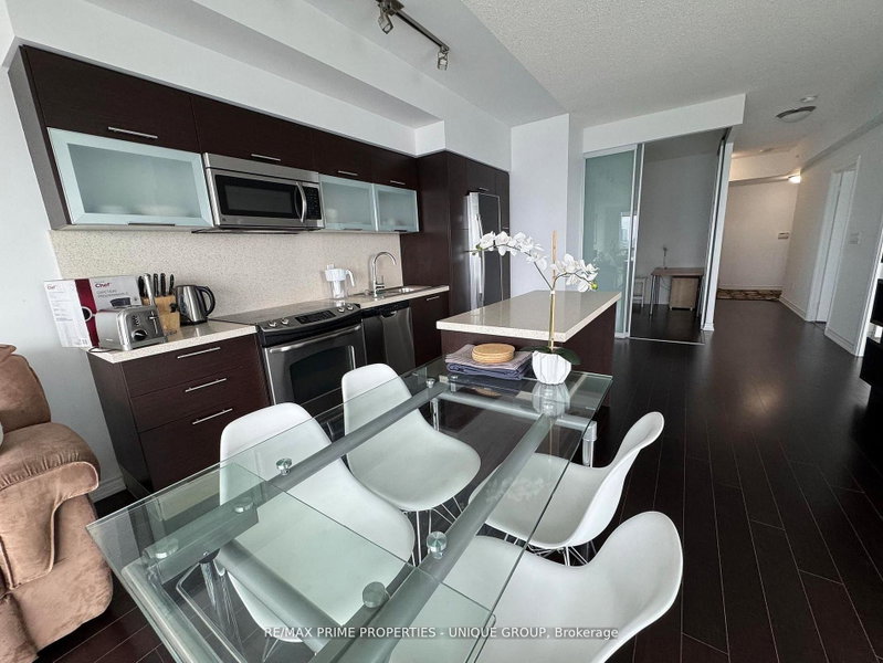 5316 (Master Bedroom) - 386 Yonge Street