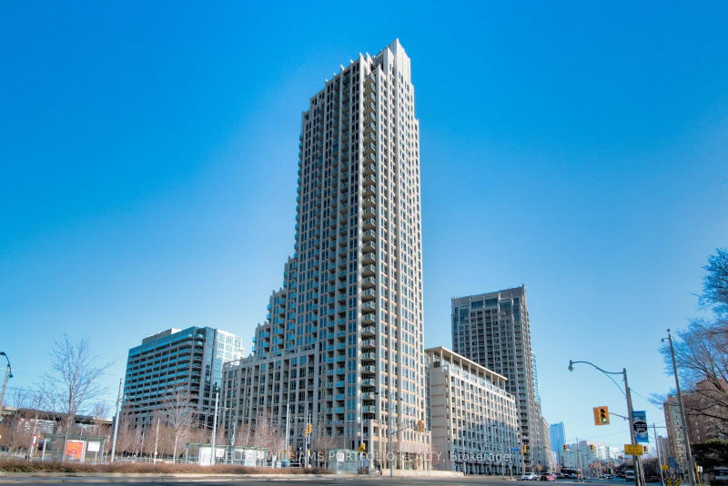 727 - 628 Fleet Street
