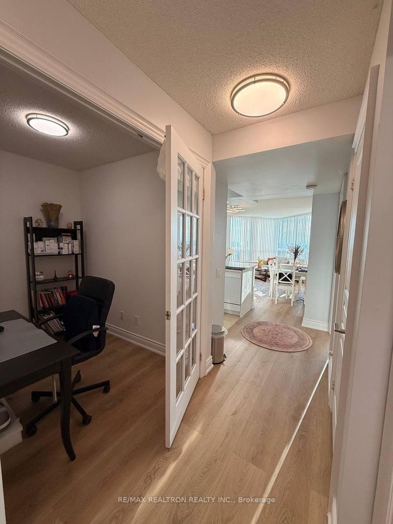 2409 - 10 Northtown Way