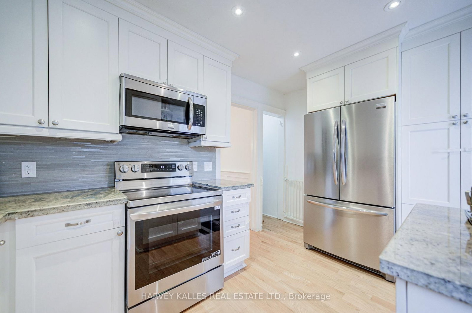 164 Douglas Avenue • Toronto, ON photo 12