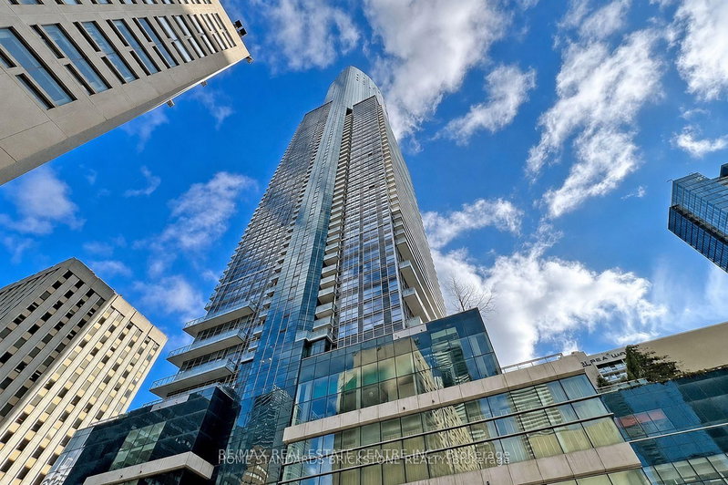 5007 - 386 Yonge Street