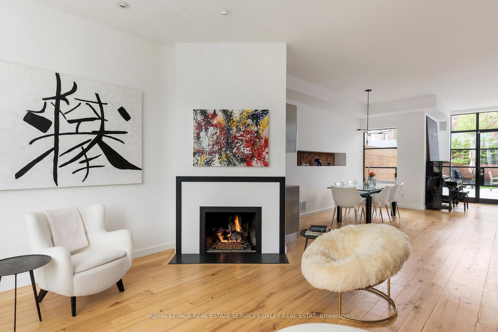 28 Roxborough Street W • Toronto, ON photo 5