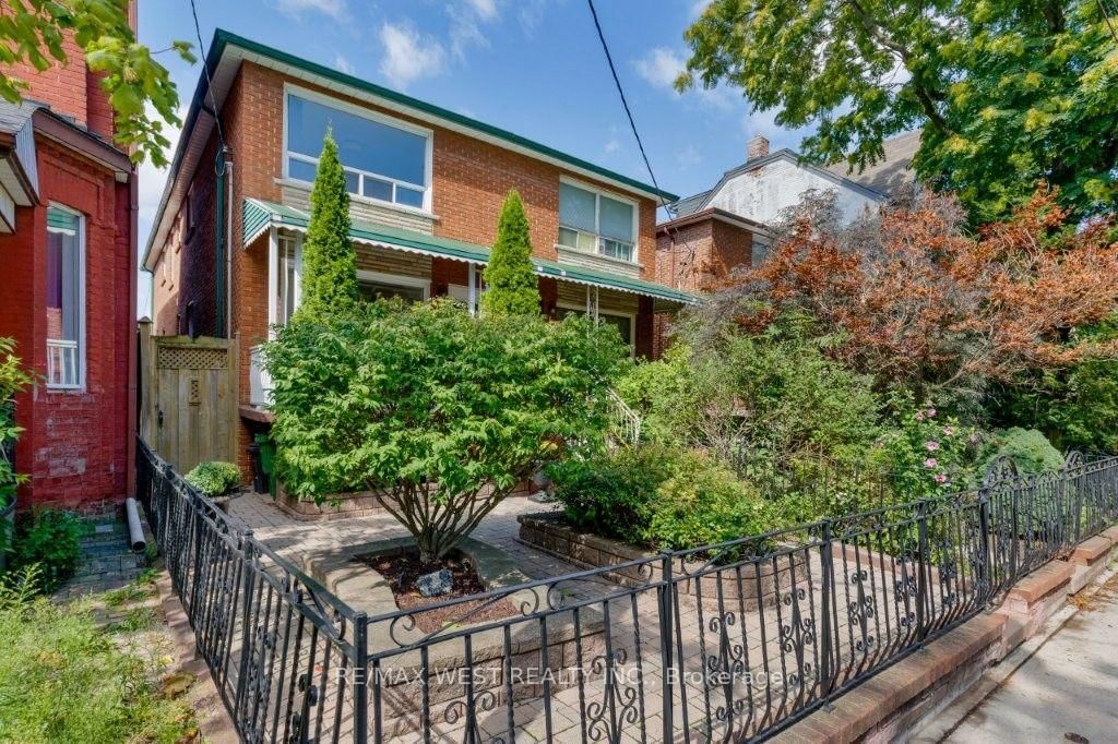 214 Markham Street • Toronto, ON photo 43