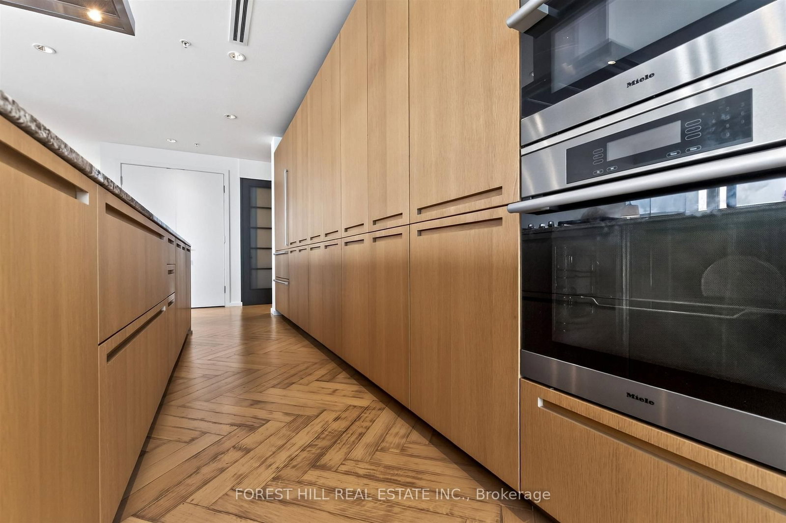 180 University Avenue • #2305 • Toronto, ON photo 25