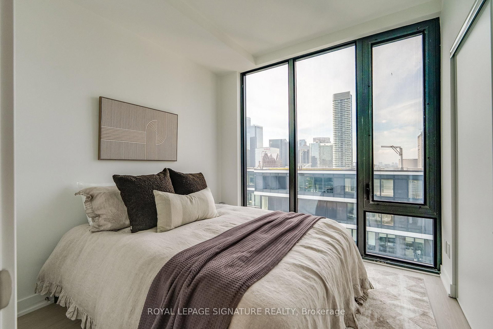 47 Mutual Street • #3203 • Toronto, ON photo 11