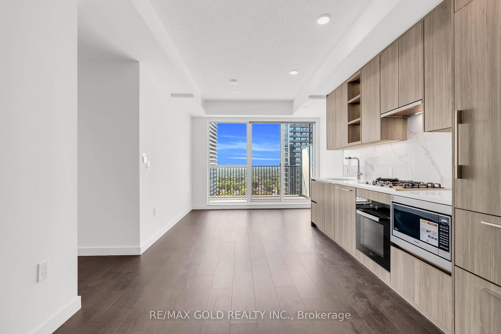 2315 Esther Shiner Boulevard • Toronto, ON photo 6