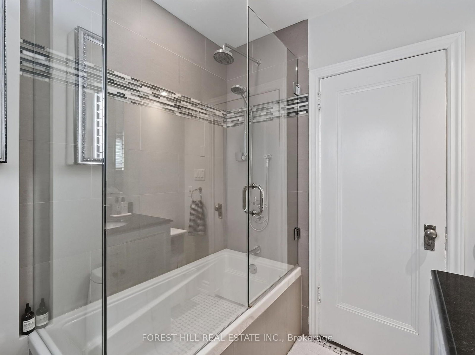 25 Castlewood Road • Toronto, ON photo 18