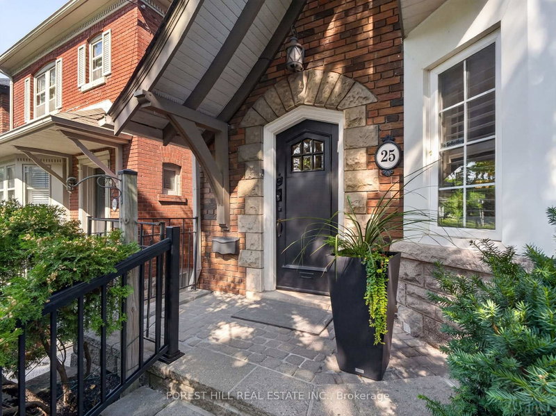 25 Castlewood Road