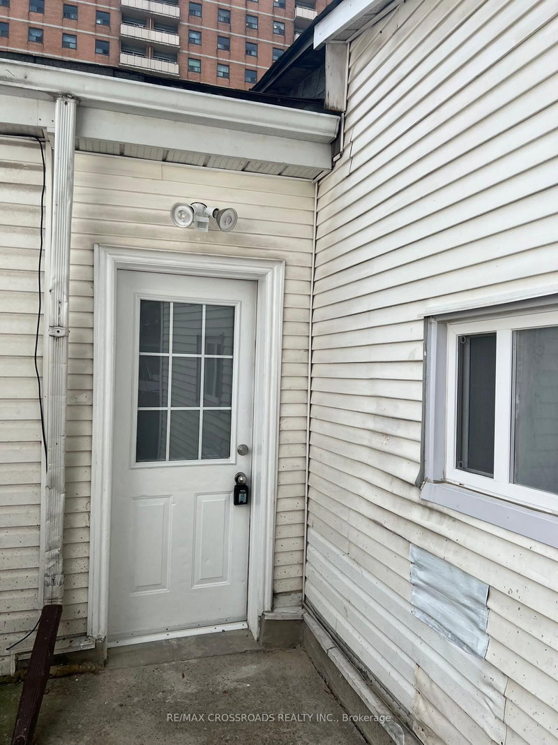 Bsmt - 278 Shuter Street