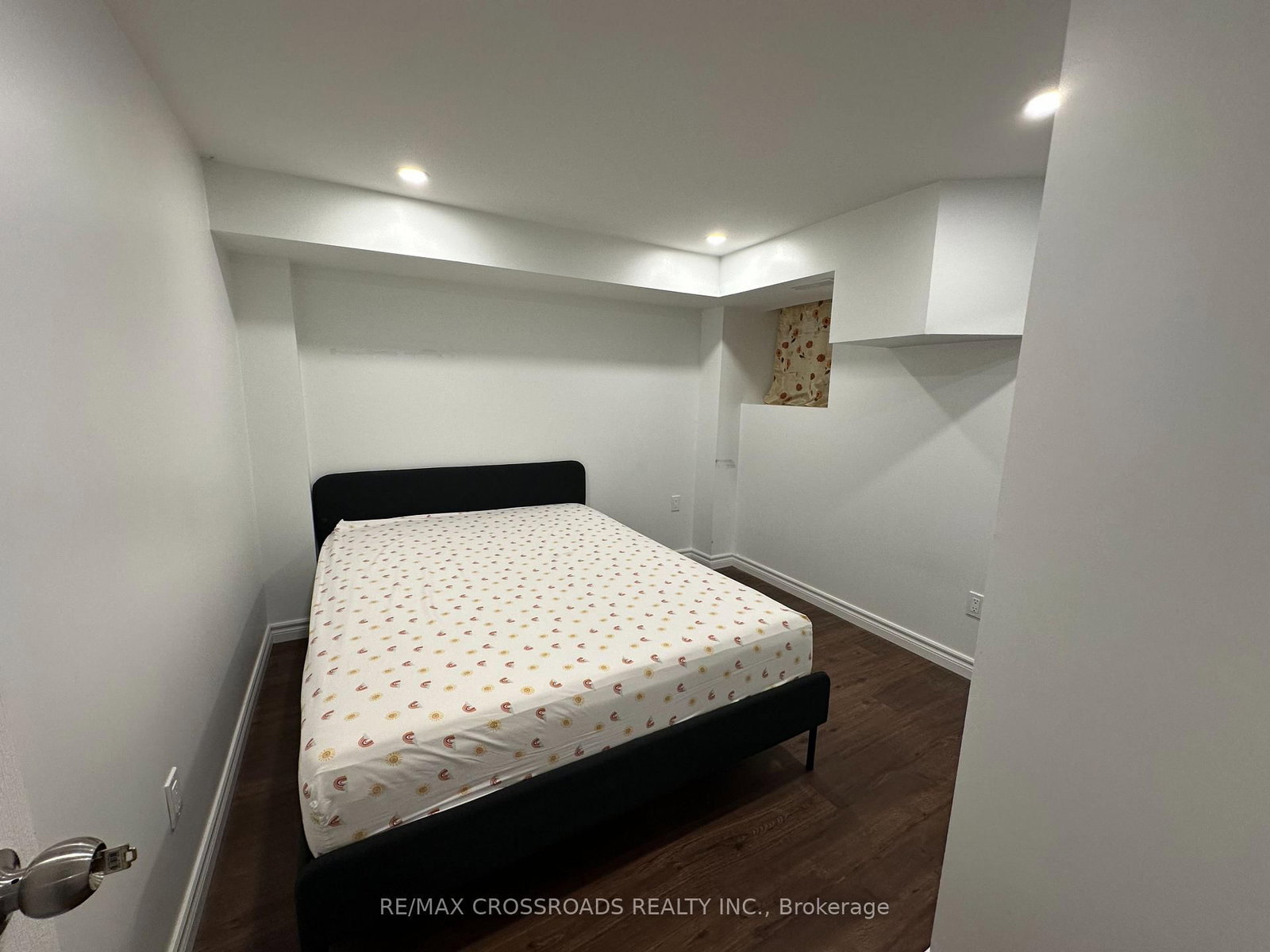 Bsmt-278 Shuter St, Toronto, view 8
