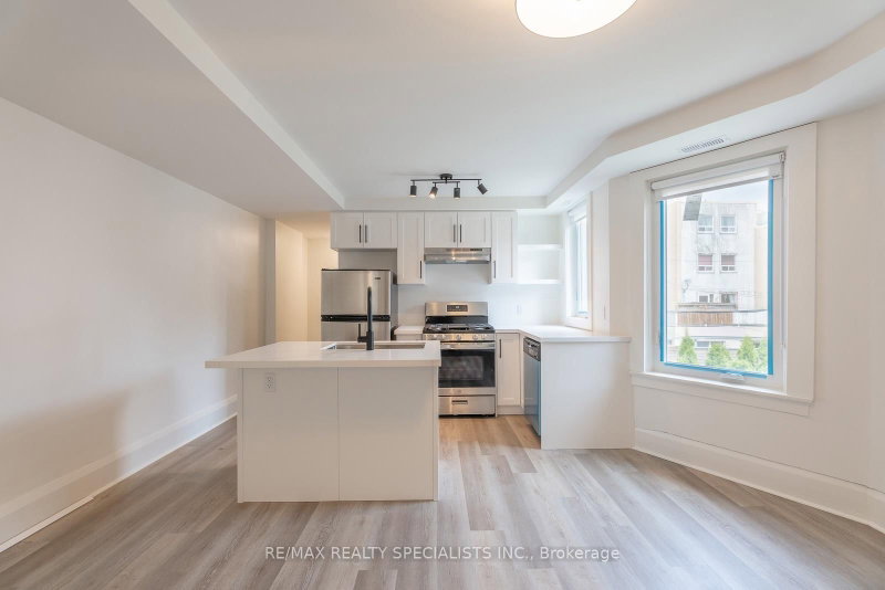 3 - 82 Marchmount Road