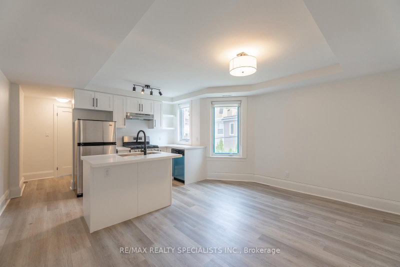 3 - 82 Marchmount Road