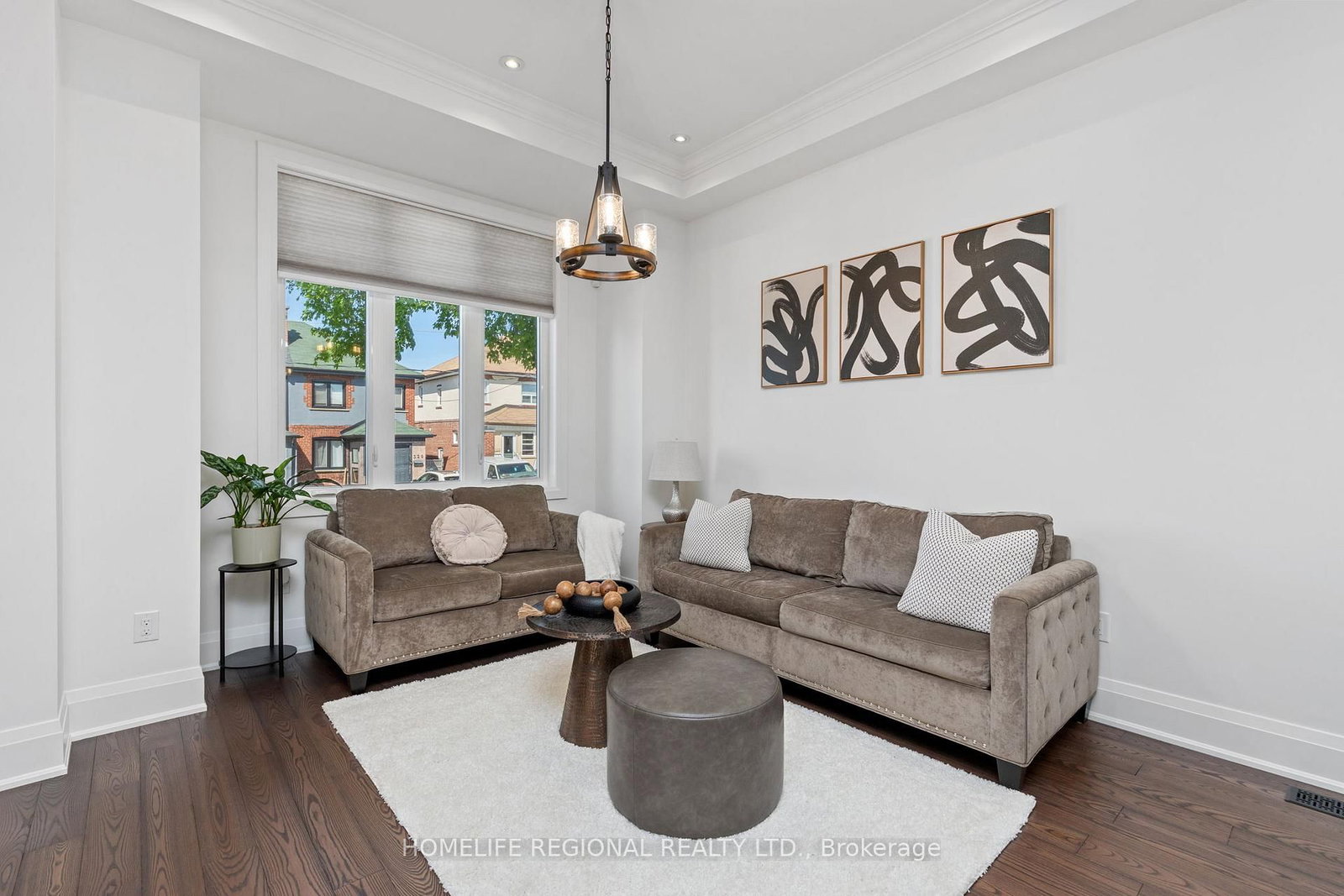 313 Robina Avenue • Toronto, ON photo 5