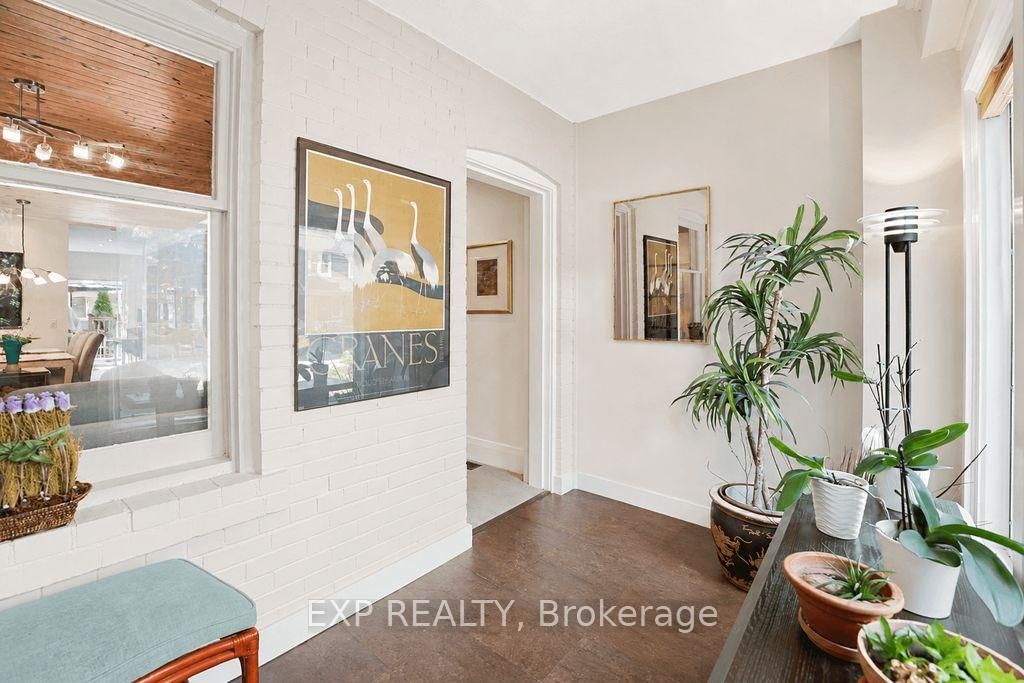 379 Davisville Avenue • Toronto, ON photo 13