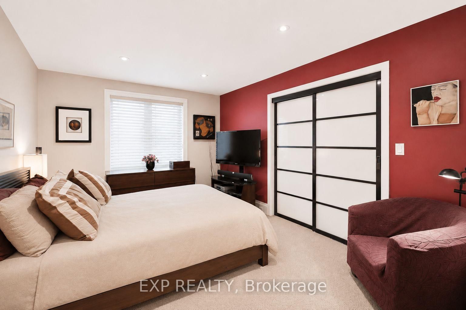 379 Davisville Avenue • Toronto, ON photo 24