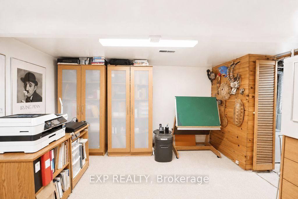 379 Davisville Avenue • Toronto, ON photo 31