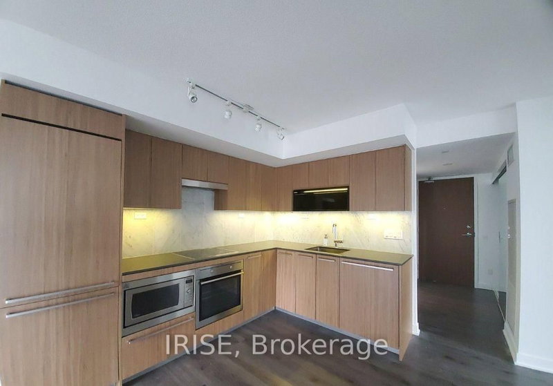 911 - 80 Queens Wharf Road