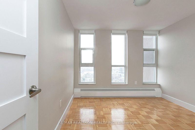 1410 - 666 Spadina Avenue