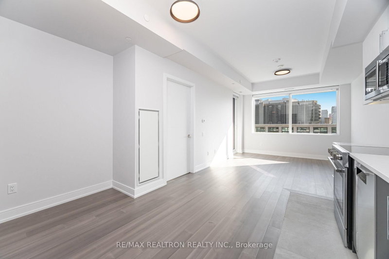 704 - 664 Spadina Avenue