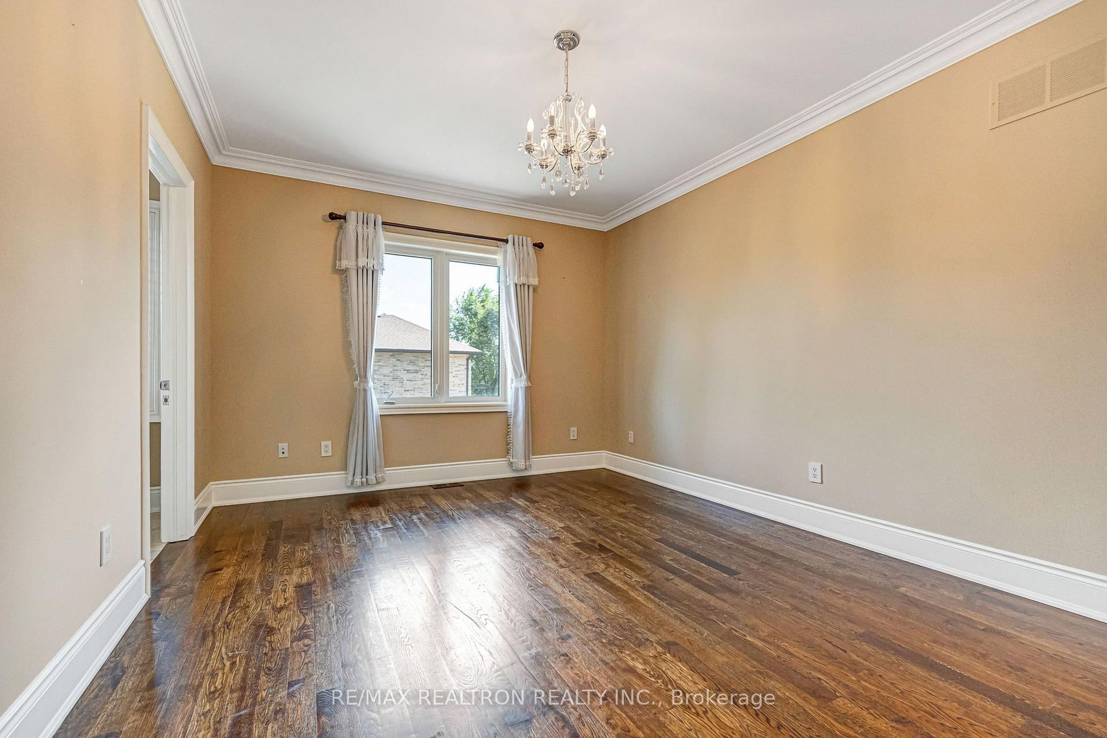 249 Holmes Avenue • Toronto, ON photo 34