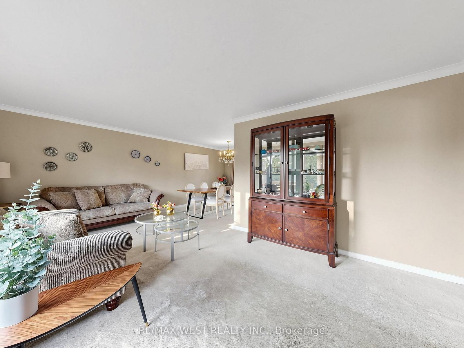 941 Willowdale Avenue • Toronto, ON photo 9
