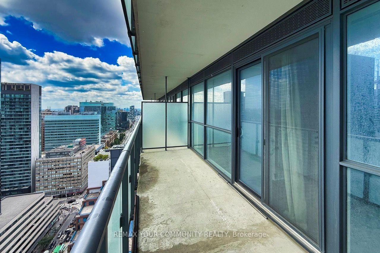 15 Grenville Street • #2711 • Toronto, ON photo 21