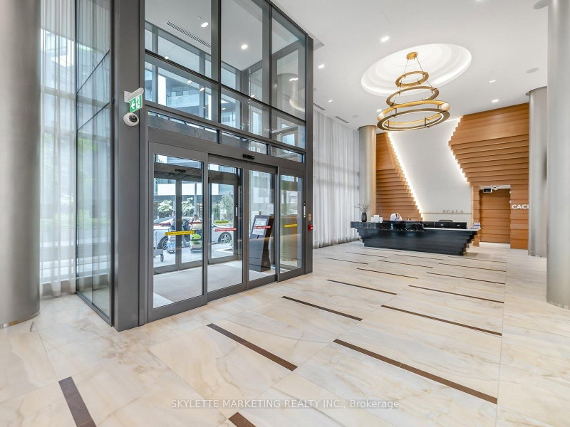861 - 25 Adra Grado Way