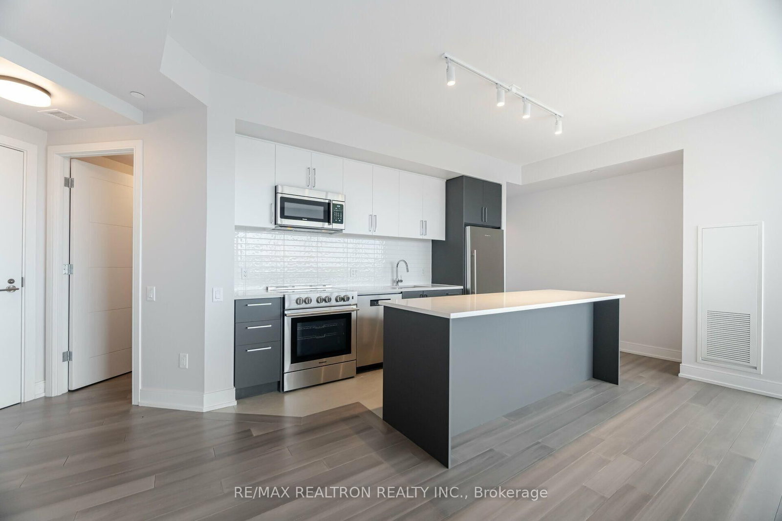 507-2525 Bathurst St, Toronto, view 4