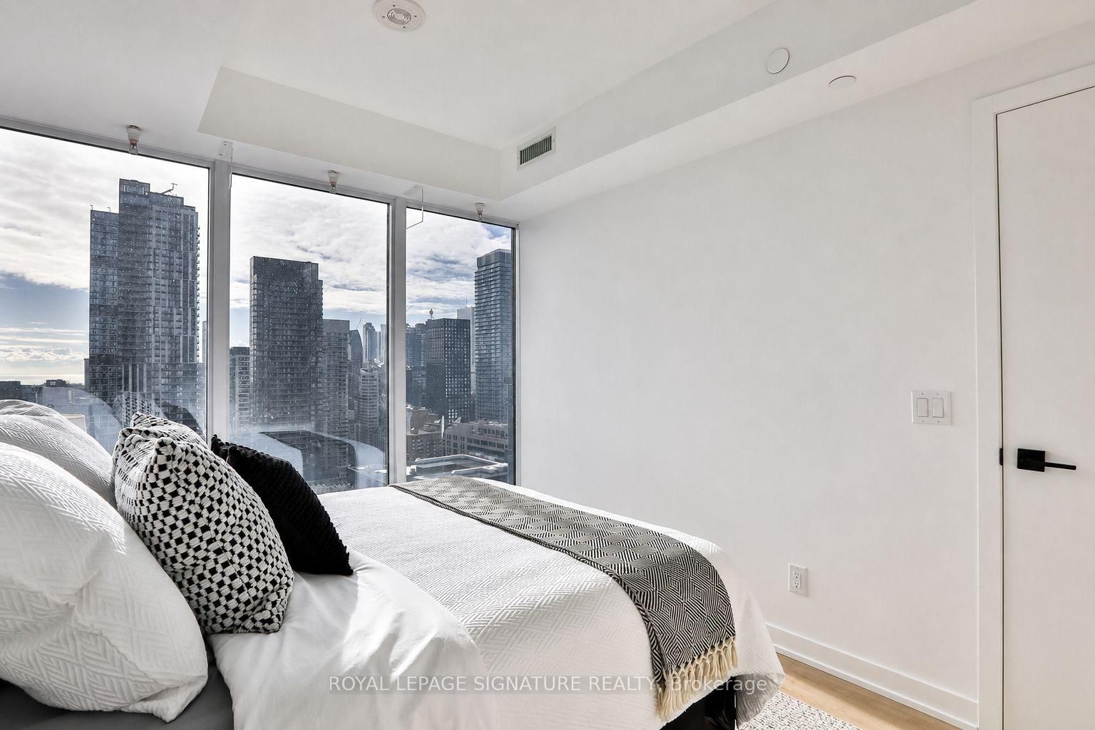 319 Jarvis Street • #2916 • Toronto, ON photo 15